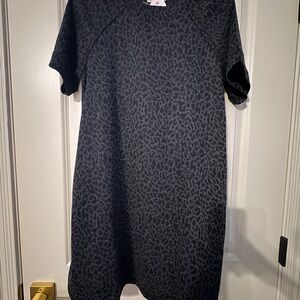 Casual Black Midi Dress with Crew Neck